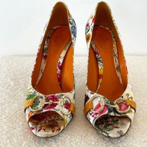 Gucci Silk Floral Horse Bit Heels sz 8.5